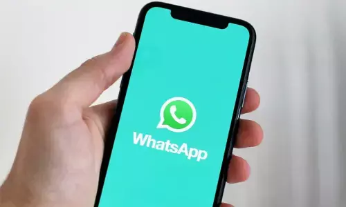 WhatsApp now lets users report status updates