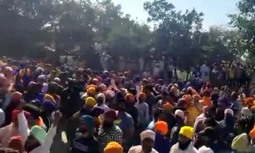 Supporters of Khalistan sympathiser Amritpal clash with police