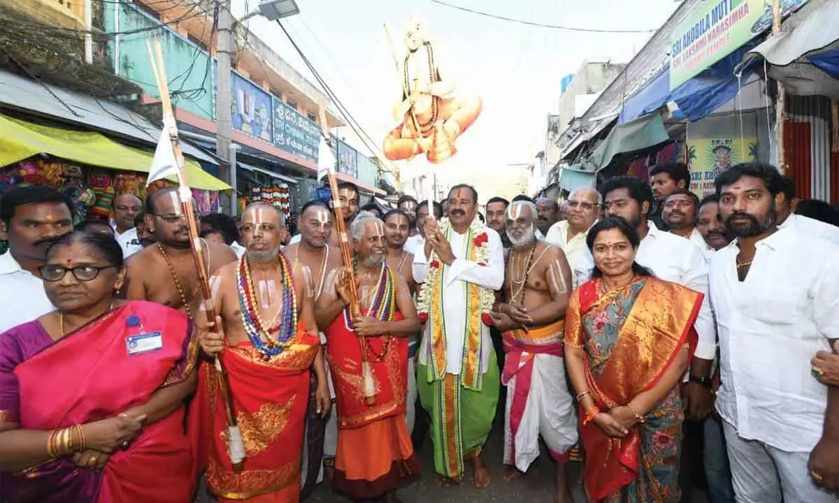 MLA Bhumana Karunakar Reddy along with Jeeyar Swamijis participating in the Shobha Yatra held to mark the 893rd   Tirupati formation day celebrations on Friday