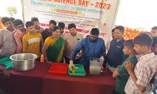 Exhibition-cum-sale of grapes begins at Grape Research Station