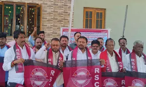 Rayalaseema Steering Committee convener Byreddy Rajasekhar Reddy along with other members in Kurnool on Friday.