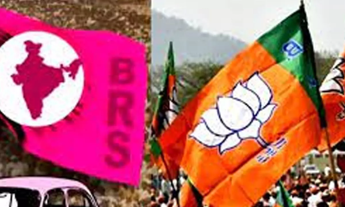 BRS & BJP supporters clash in Mancherial