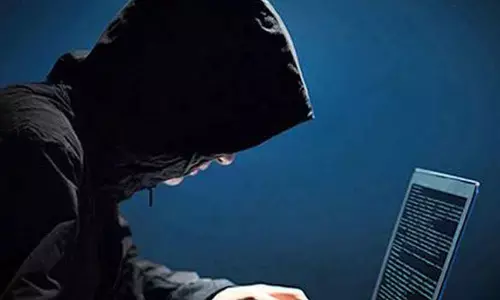 Fraudster cons SBI manager, siphons over Rs 2 lakh