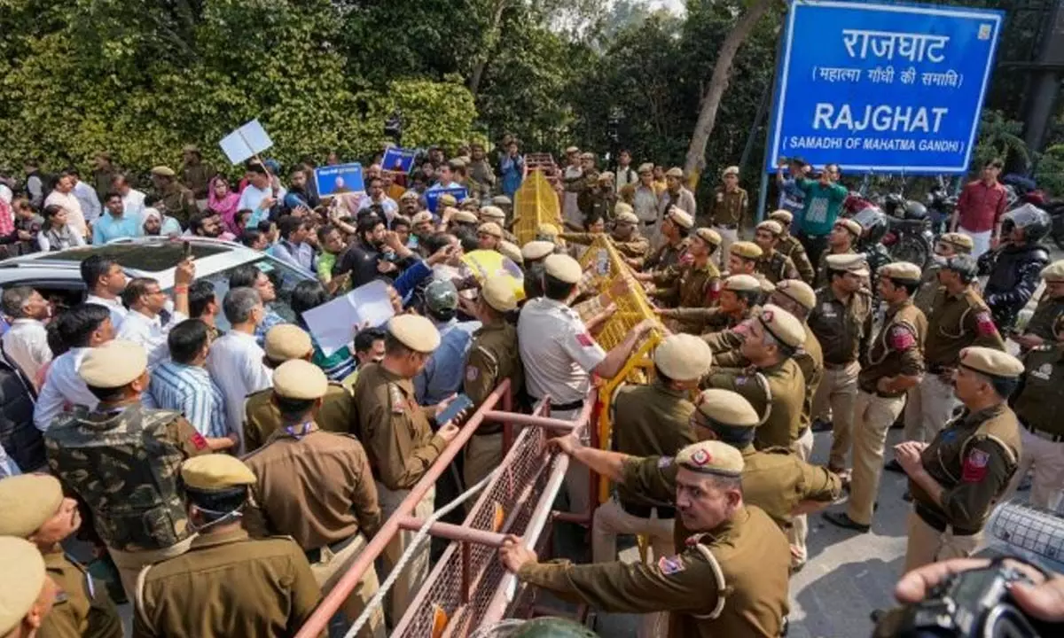 AAP leaders detained for protesting near CBI office