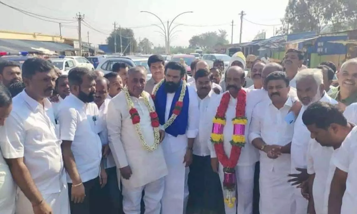 Sriramulu’s pal ditches Congress, joins BJP