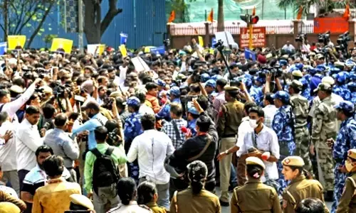 Traffic chaos in parts of Delhi amid AAP protest