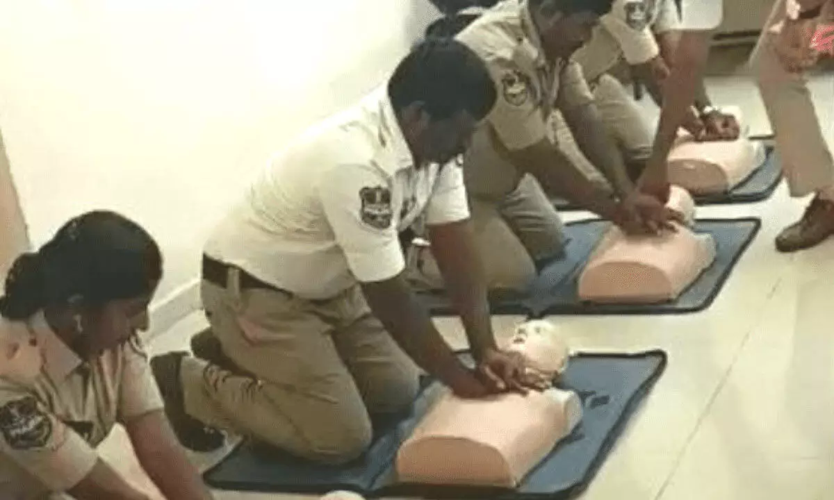 Constables undergo CPR training