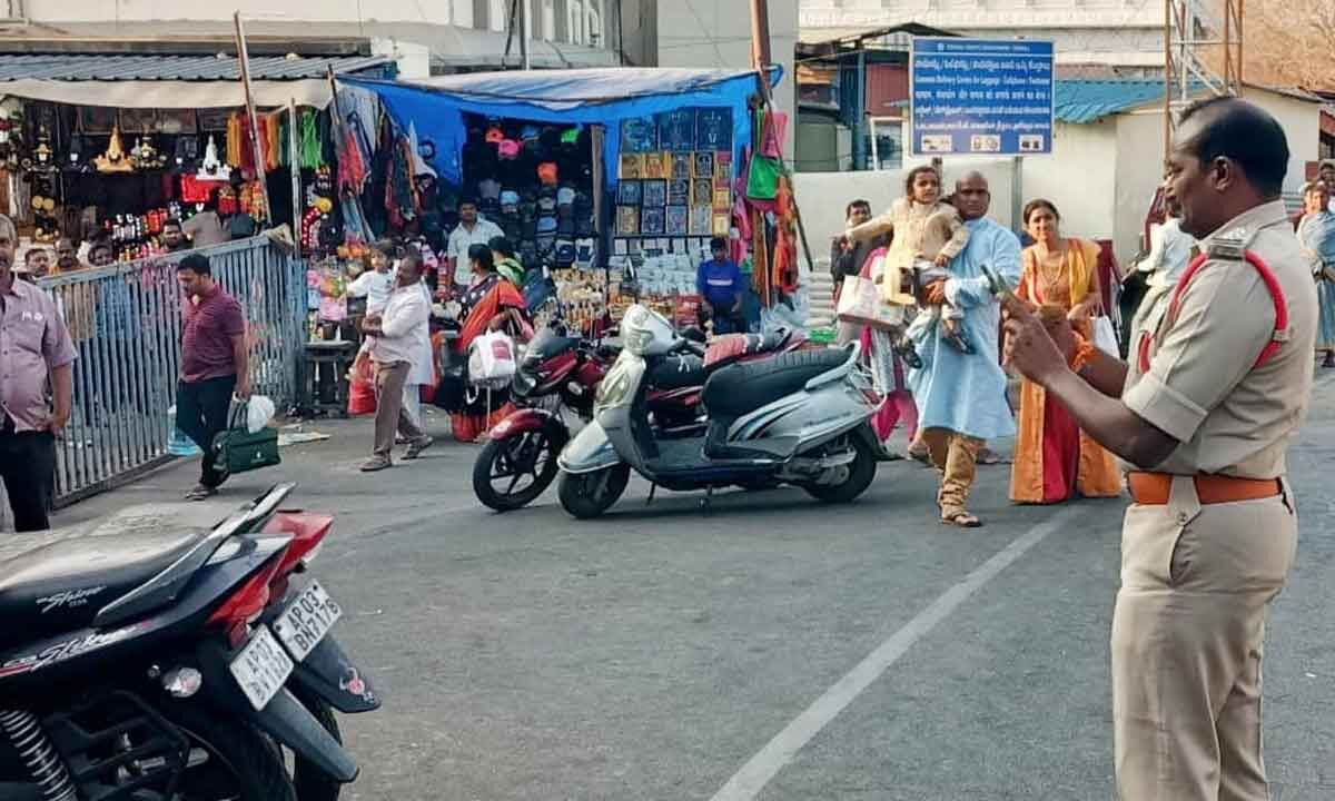 Police crack down on traffic violations at Tirumala