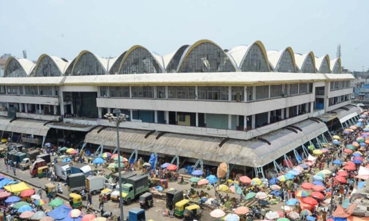 8,000 vehicles travel per hour in KR Market TrendRadars India