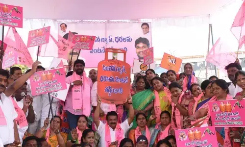 BRS netas, mantris take to the streets to protest gas price hike