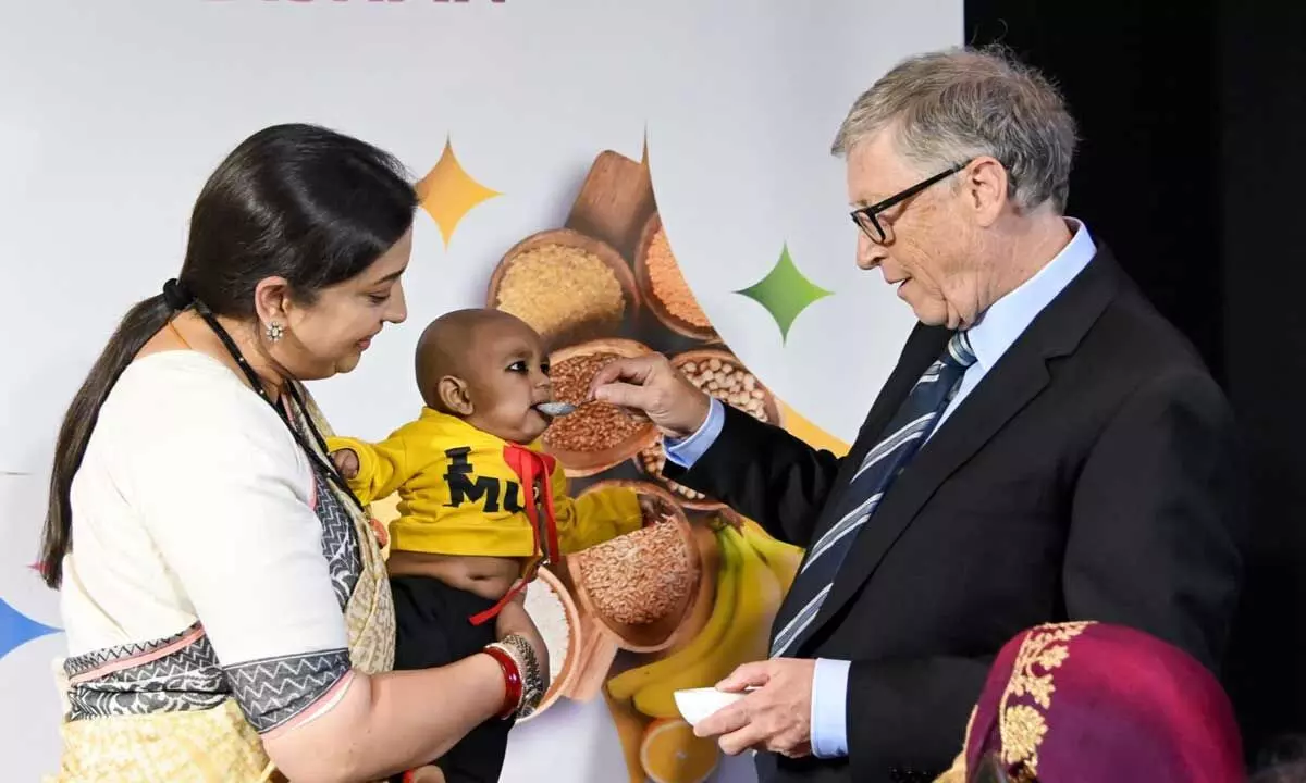 Bill Gates gives tadka to khichdi with Smriti Iranis help