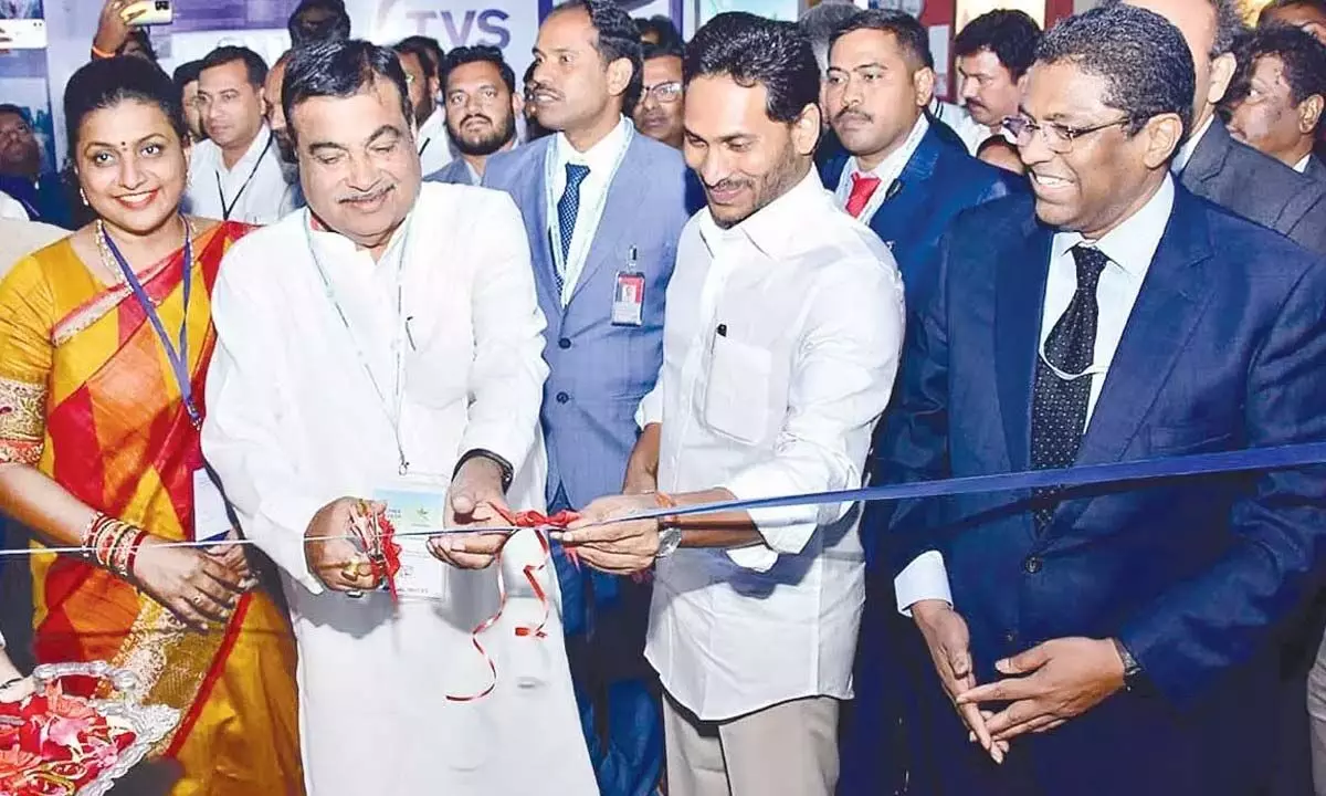 Nitin Gadkari inaugurates Sri City stall at GIS