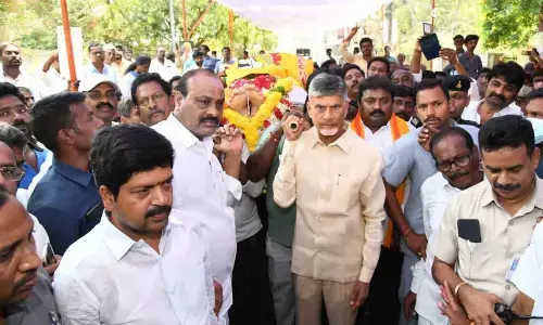 Naidu attends Batchula funeral