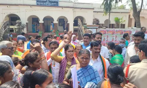 Protest over irregularities in selection of 2 BHK beneficiaries