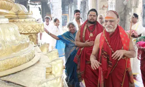 Sarada Peetham seer offers prayers in Tirumala