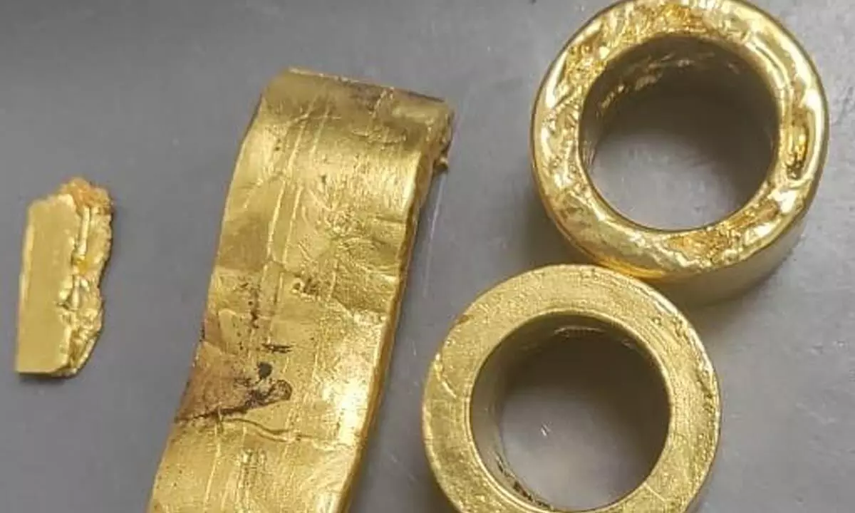 600 grams gold seized at RGIA