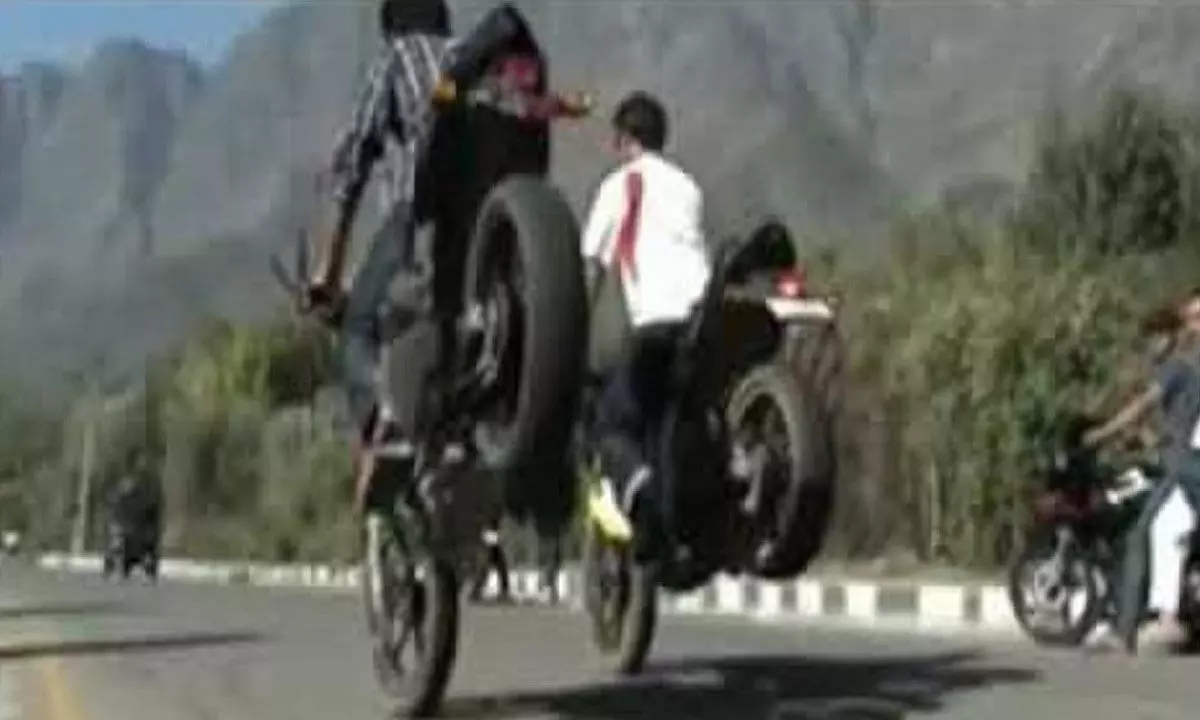 Police asks officials to tighten grip on stunt bikers