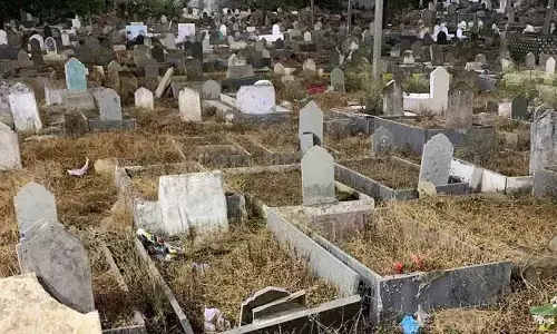 Shab-e-Barat today but graveyards still lying in filth and squalor