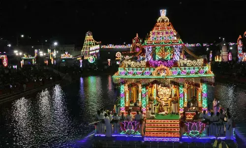 Teppotsavam concludes