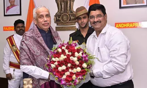APSCHE Chairman meets Guv