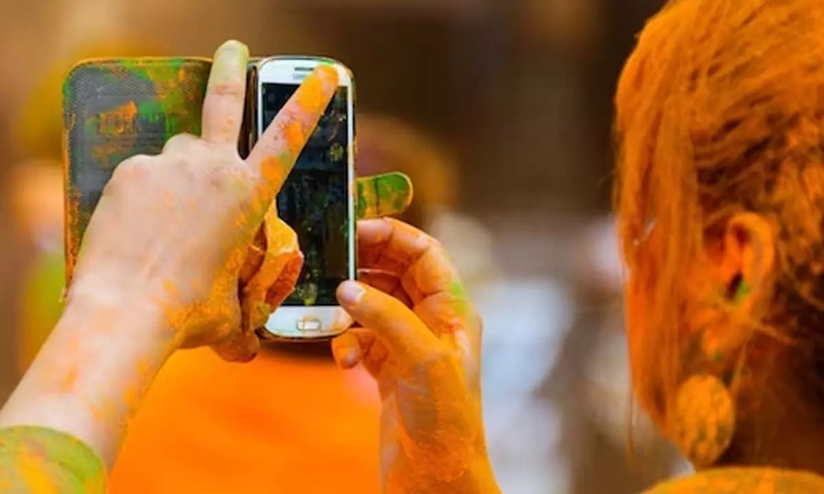 Holi 2023: 5 Tips to protect your smartphone during Holi