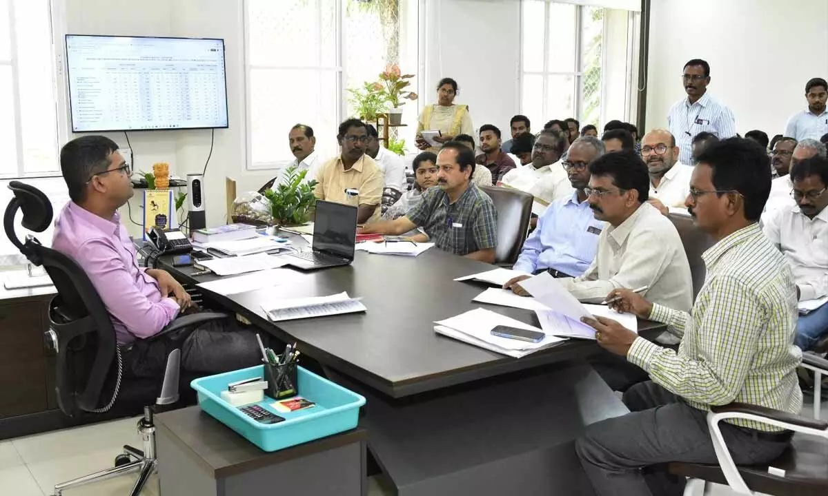 VMC commissioner Swapnil Dinakar Pundkar speaking at a review meeting in Vijayawada on Tuesday