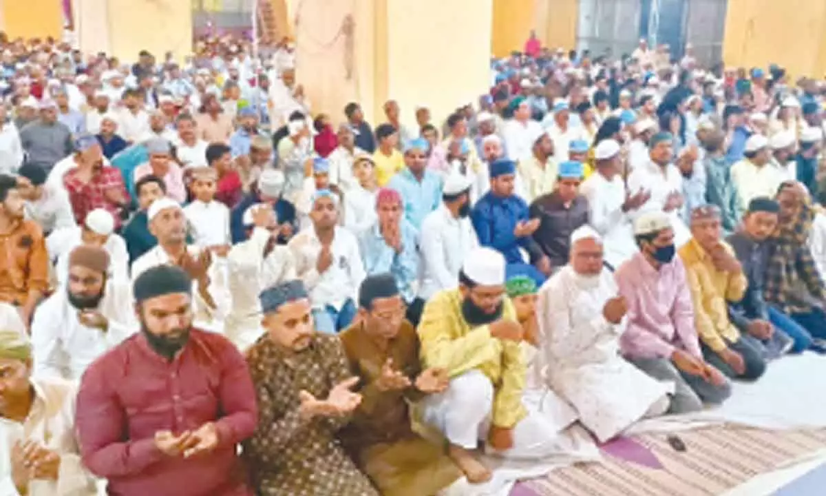 Muslims observe Shab-e-Barat with religious fervour