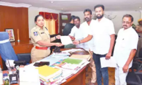 Case filed against Komatireddy