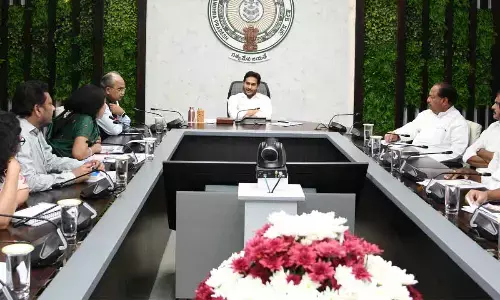 Smriti Vanam should be of high quality: CM