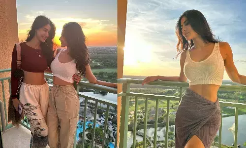 Stunning Mouni Roy Photos with Disha Patani - Get mesmerized by her beauty