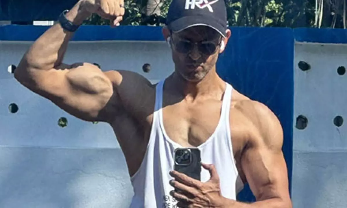 Hrithik Roshan stuns social media with his bulky muscle