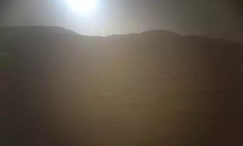 NASAs Ingenuity helicopter captures Martian sunset