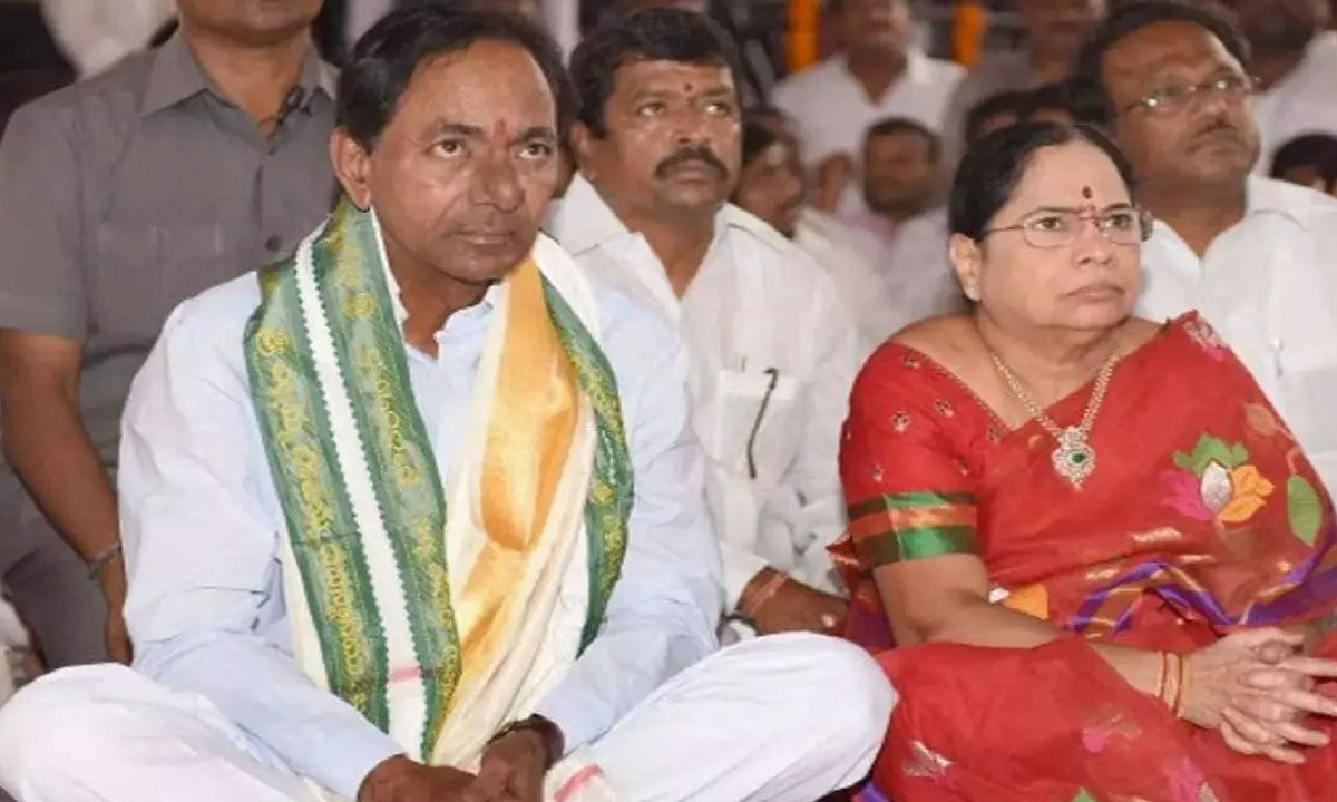 CM KCR's wife Shobha admitted in AIG hospital