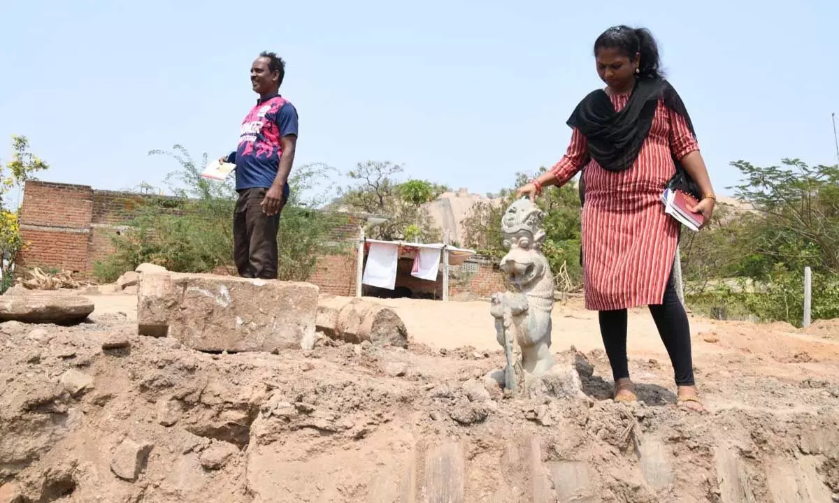 Archeology team inspects Bhongir excavation site