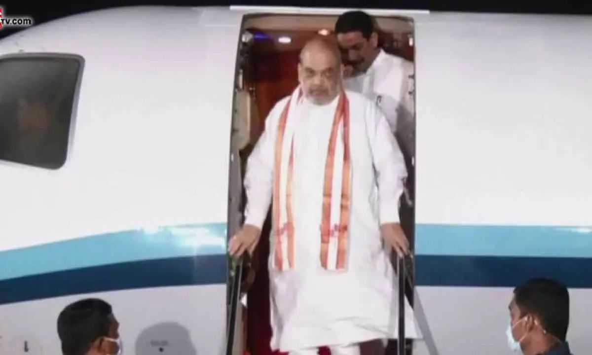 Amit Shahs flight develops tech snag