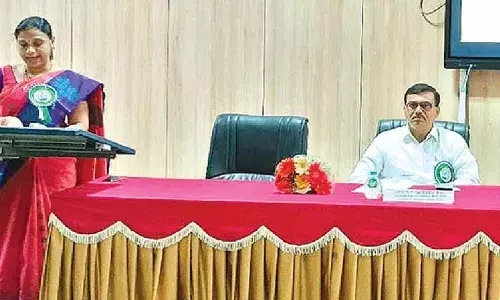 Dr M Siva Parvati of SPMVV speaking at the workshop on ‘Data Science techniques’ at Sri  Padmavati Mahila Visvavidyalayam in Tirupati on Sunday. GN Pavan Kumar, Prof P Rajasekhar Reddy and Dr S Yadavendra babu are seen on the dais.