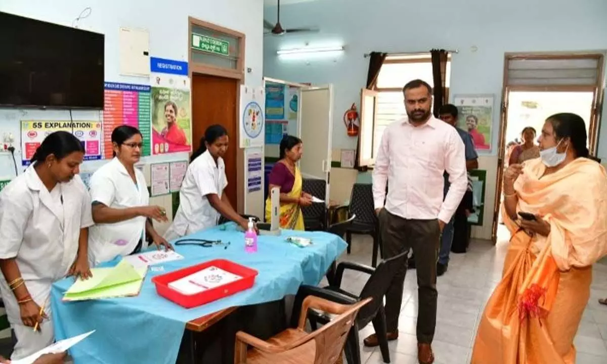 Collector RV Karnan inspecting the Arogya Mahila Kendra at Urban Primary Health Centre at Buthirajaram Colony in Karimnagar on Tuesday.