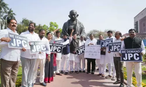 Parliament stalled  for second day