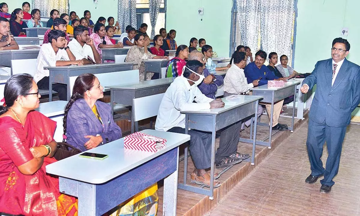 District Consumer’s forum president Justice A Parthasarathy addressing the students at the WorldConsumer Rights Day programme at SV University in Tirupati on Wednesday