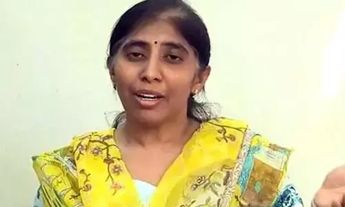 YS Sunitha pays tribute to YS Viveka in Kadapa, says the culprit should be punished