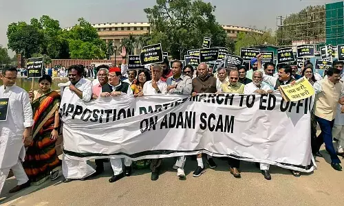 opposition leaders stopped by police on way to ED office