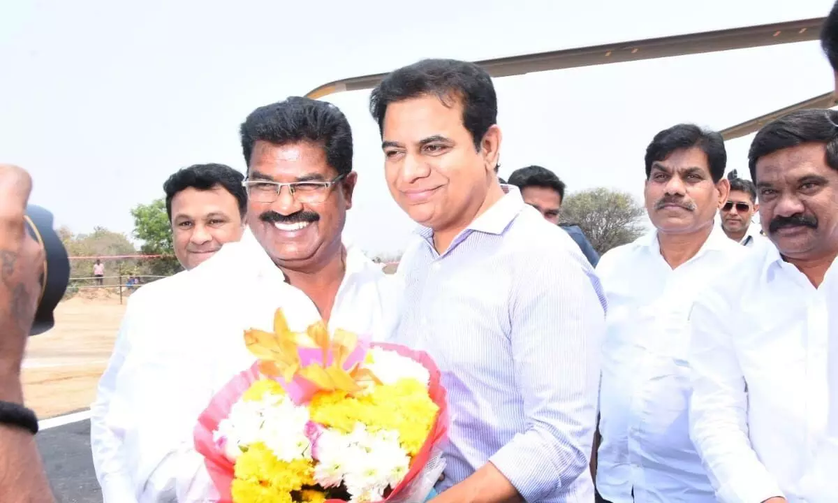 BRS MLA Hanmanth Shinde receiving IT Minister KT Rama Rao at Jukkal in Kamareddy district on Wednesday