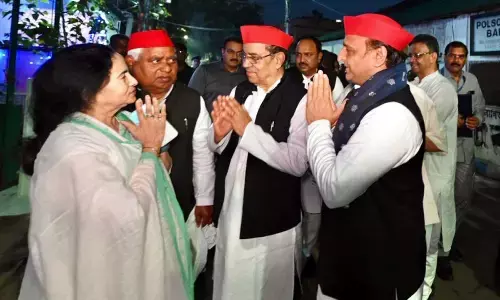 Mamata Banerjee And Akhilesh Yadav Chose Unity For 2024 Election  Without Congress