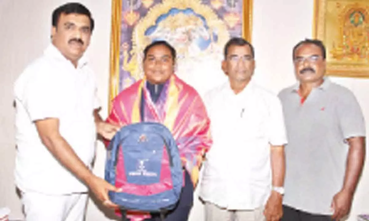 Powerlifter felicitated for meritorious performance