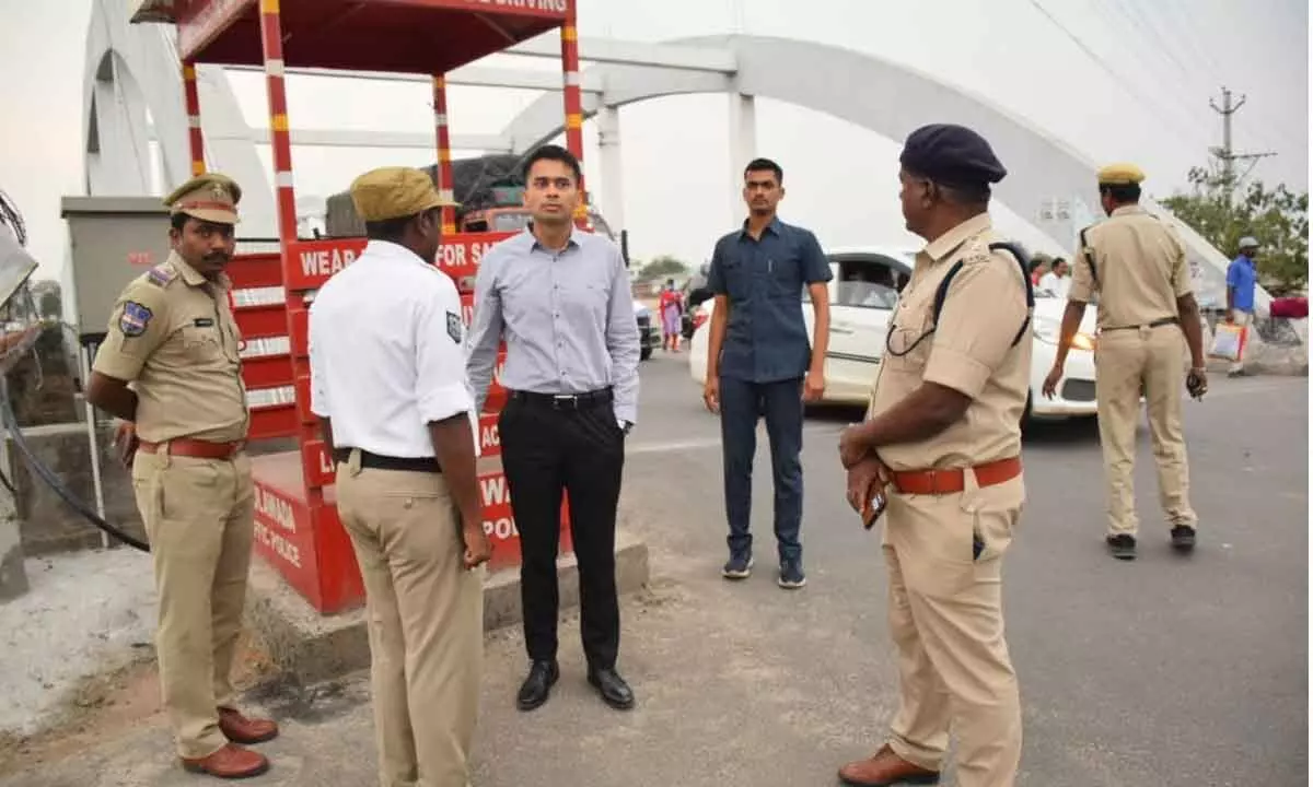 Special measures for traffic control in Vemulawada town
