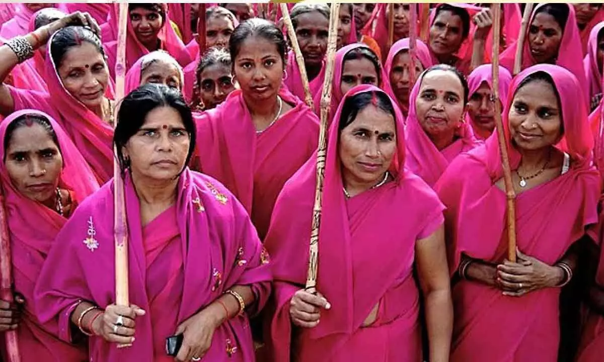 Gulabi Gang sari finds its way to London exhibition