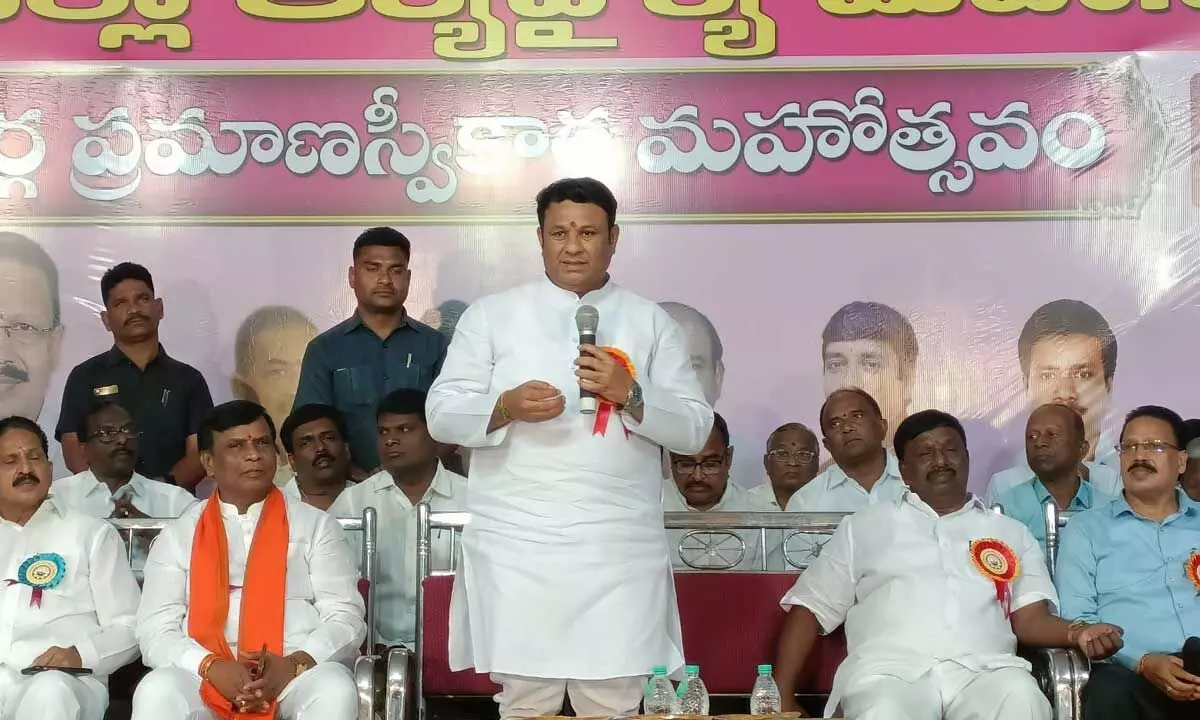 Nizamabad Urban MLA Ganesh Bigala speaking at the swearing-in ceremony of the new working group of Nizamabad District Arya Vysya Mahasabha in Nizamabad on Sunday