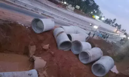 Emergency work taken up for tackling Express Highway flooding