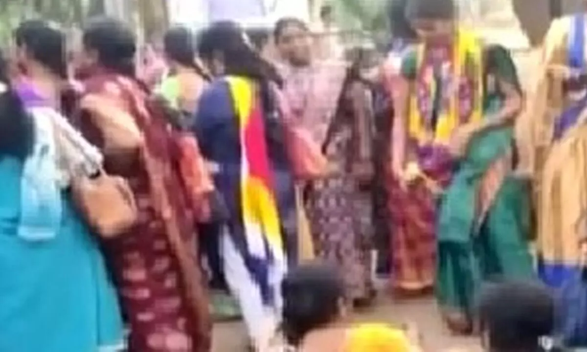 Andhra Pradesh: Anganwadi workers protest in Vijayawada, police impose restrictions