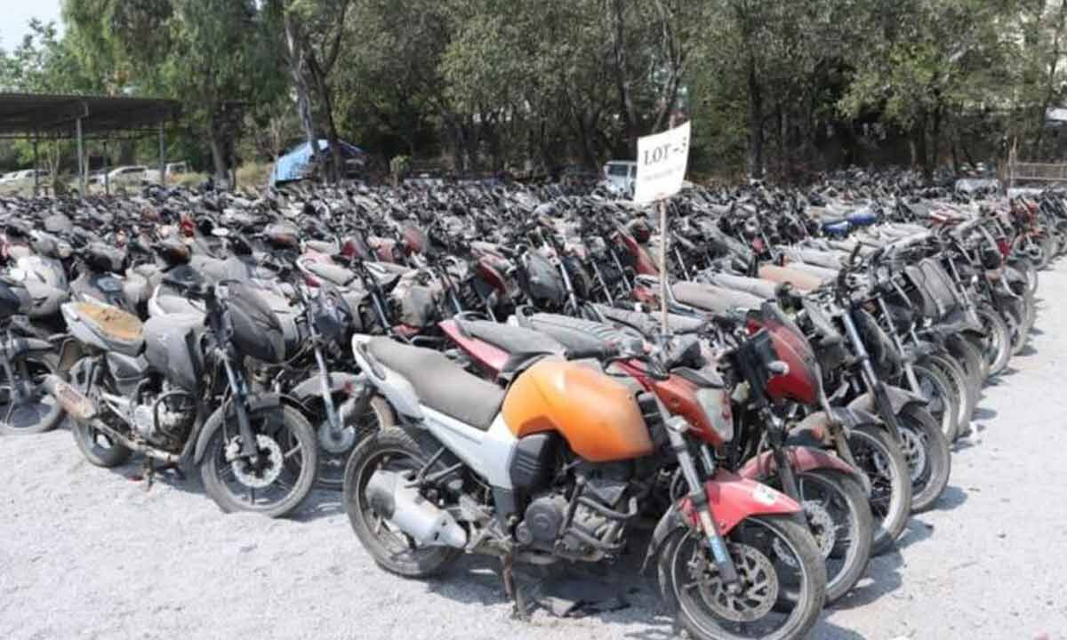Hyderabad Cyberabad police to auction 462 unclaimed vehicles